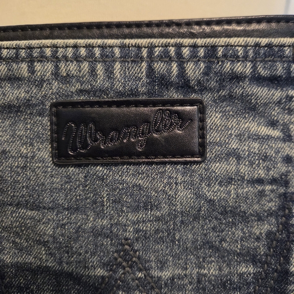 Wrangler Black and Blue Fringe Crossbody Bag - Picture 3 of 5